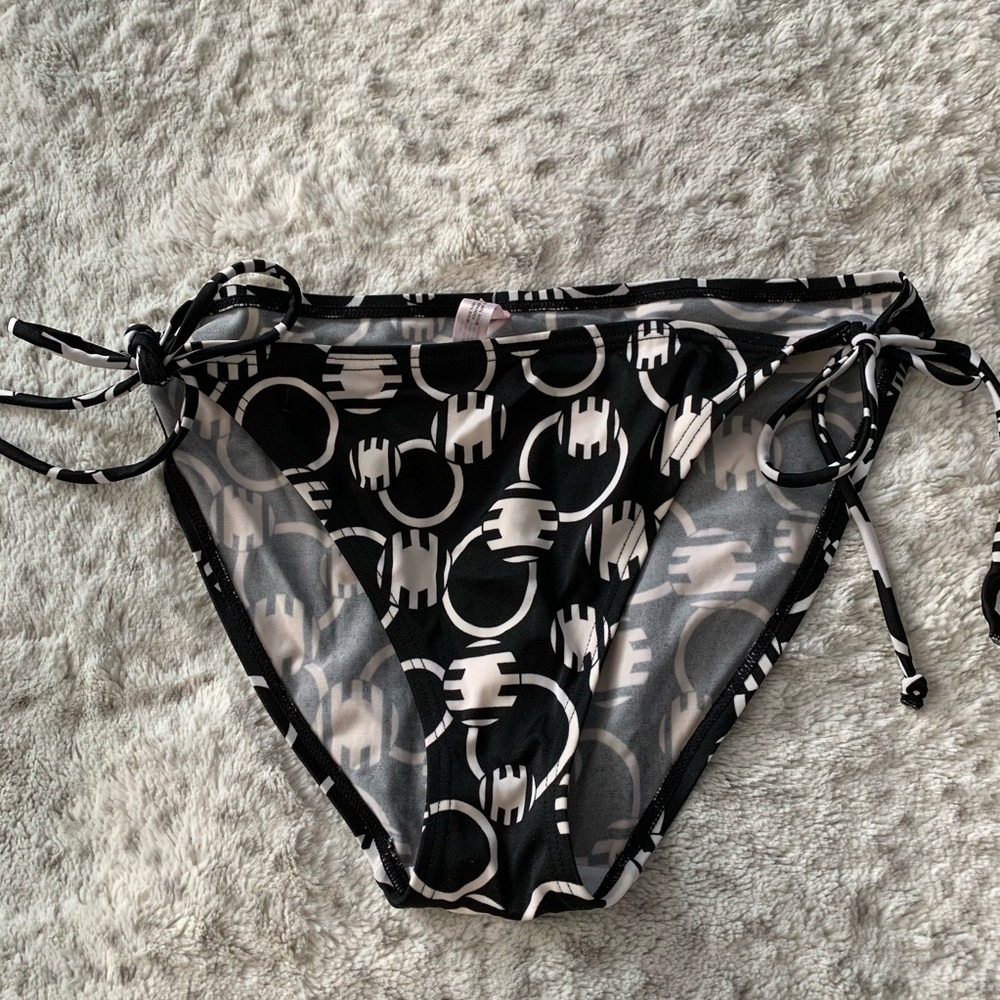 Mid-rise Bikini Size L Black & White Design